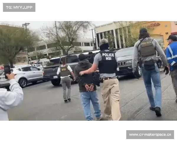 洛杉矶警方突袭行动一夜之间展开 数十名嫌疑人被抓捕到案 洛杉矶警方突袭行动一夜之间展开 数十名嫌疑人被抓捕到案